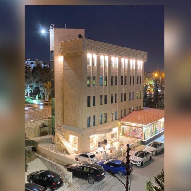 Rozana Hotel Suite Amman Esterno foto