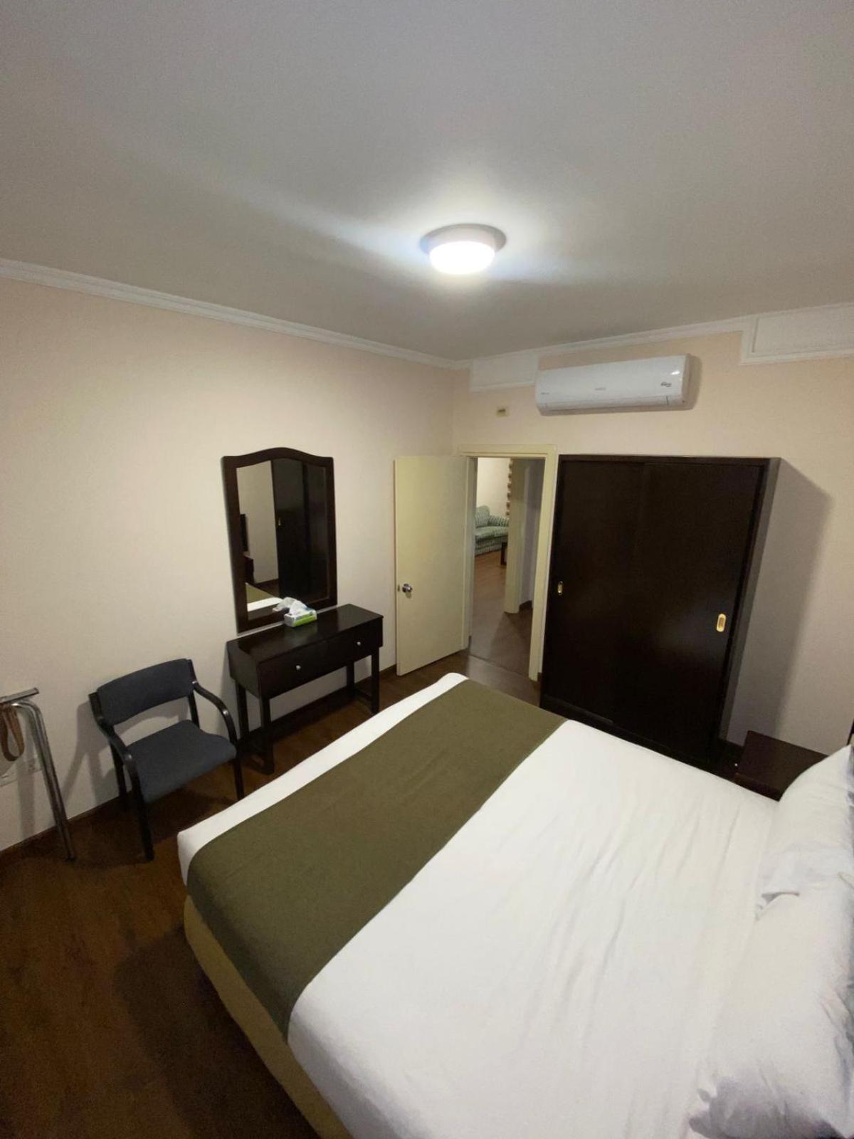 Rozana Hotel Suite Amman Esterno foto