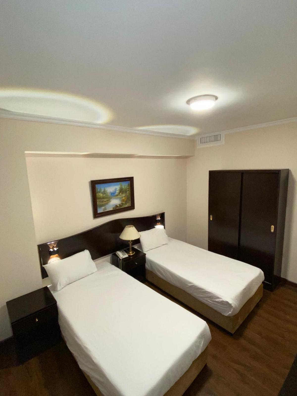 Rozana Hotel Suite Amman Esterno foto