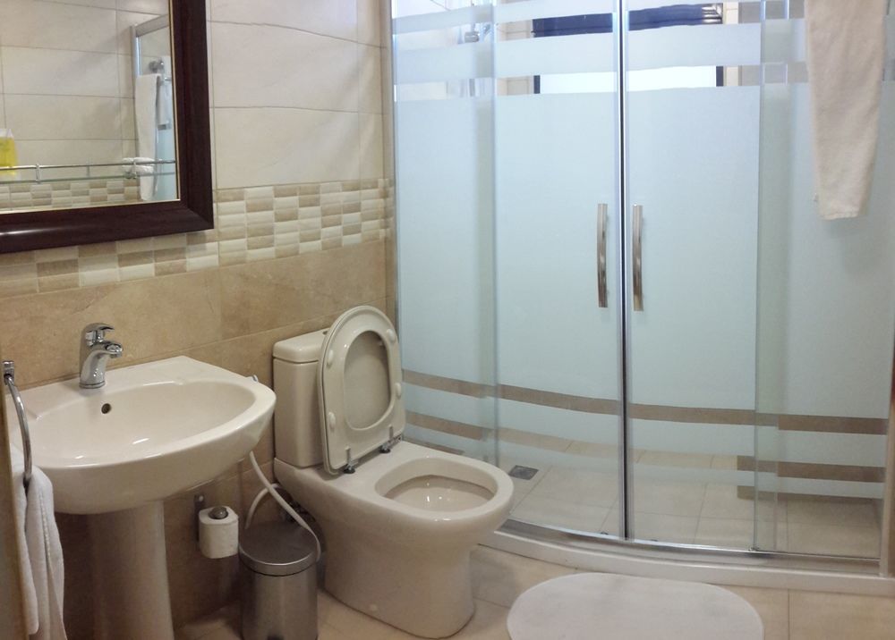 Rozana Hotel Suite Amman Esterno foto